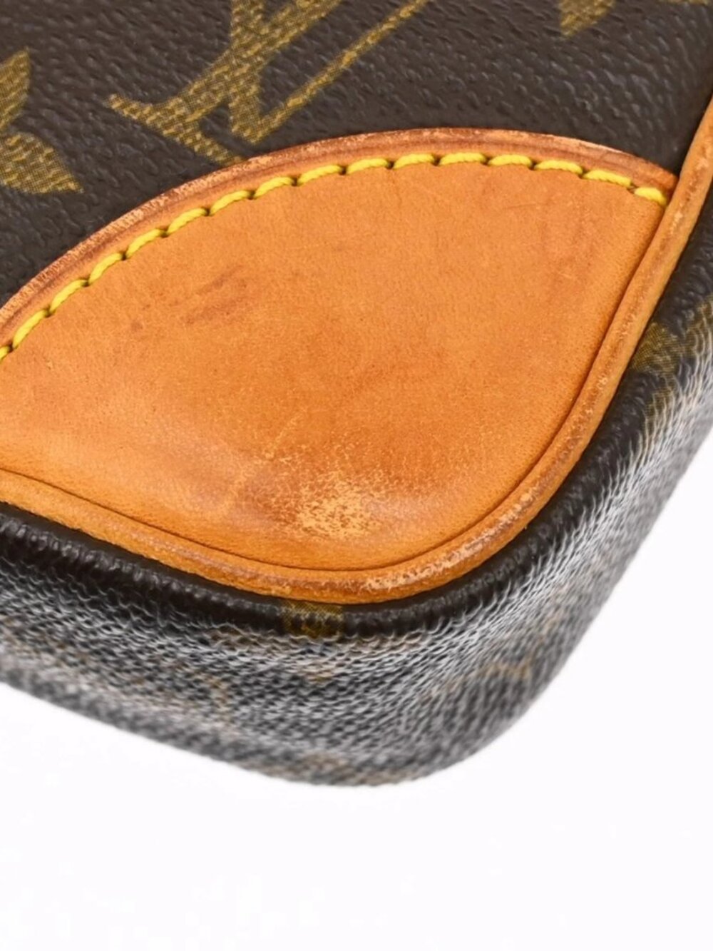 LOUIS VUITTON DANUBE SHOULDER BAG MONOGRAM - Picture 3 of 15
